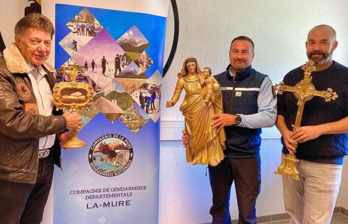 Un village de l’Isère récupère de précieux objets religieux pillés dans une chapelle