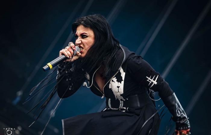 « Nous assistons à une époque où les médias sociaux consomment notre identité… » ; Lacuna Coil annonce son dixième album, Sleepless Empire, et sort un nouveau single Oxygen