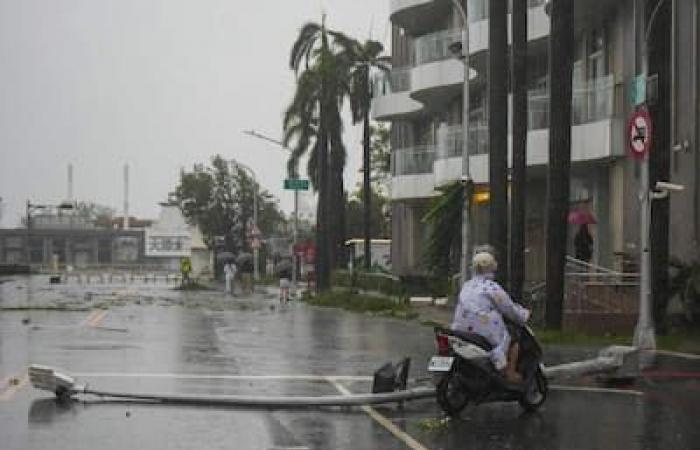 Le typhon « Krathon » balaie le sud de Taiwan, tuant deux personnes et en affectant des milliers