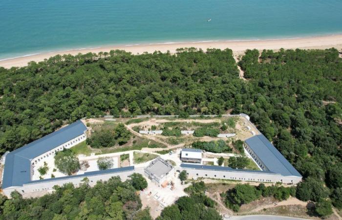 Xavier Niel transforme un fort en colonie de vacances sur l’île d’Oléron