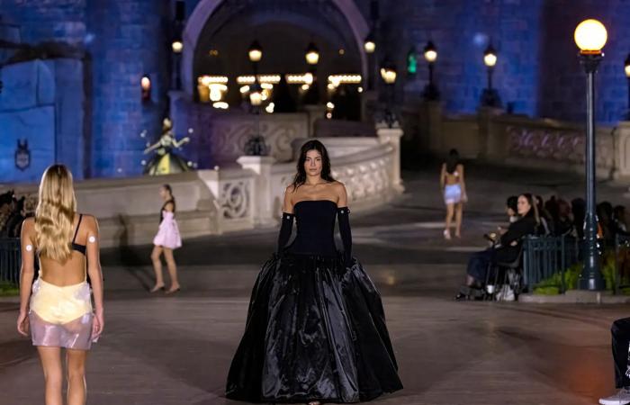 Coperni clôture la Fashion Week de Paris avec un défilé à Disneyland