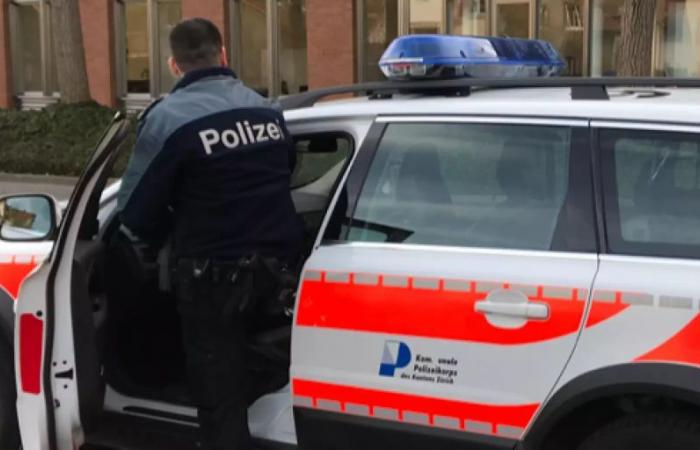 Les écoliers apprennent de la police municipale de Dietikon