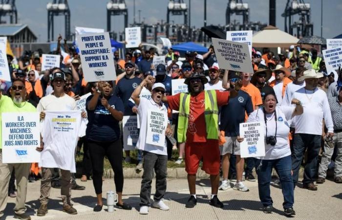 Les dockers mettent fin à leur grève aux Etats-Unis après un accord