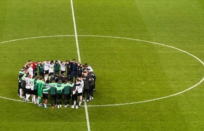 Feio a rassemblé tous les joueurs du Legia au milieu du terrain et a prononcé ces mots : Football