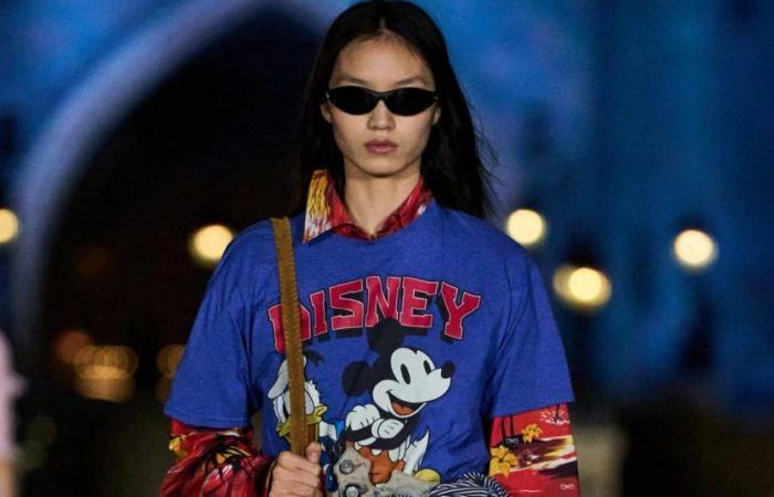 La folle polémique autour du t-shirt Mickey du défilé Coperni