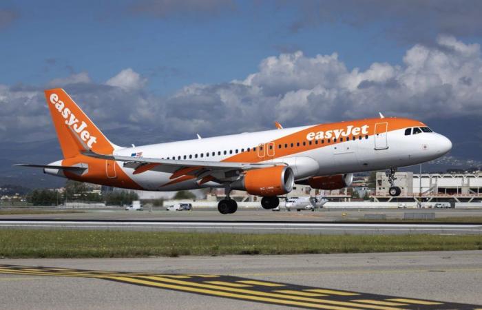 Un avion contraint d’atterrir à Malaga parce qu’un passager ivre fumait à bord