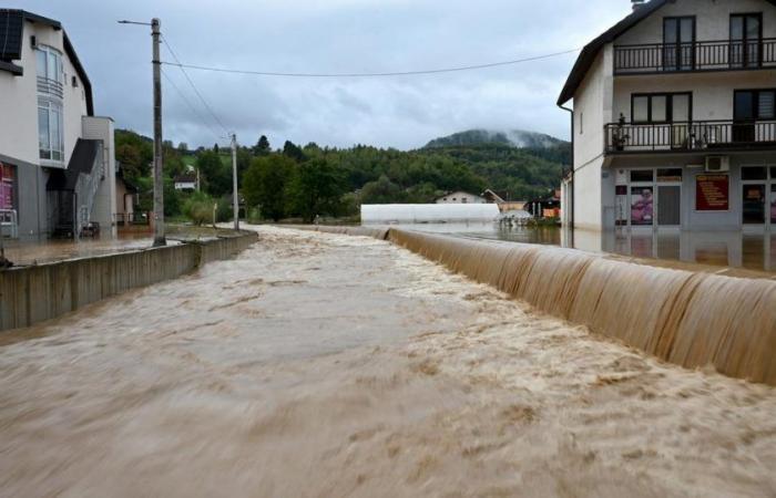 au moins 14 morts dans les inondations