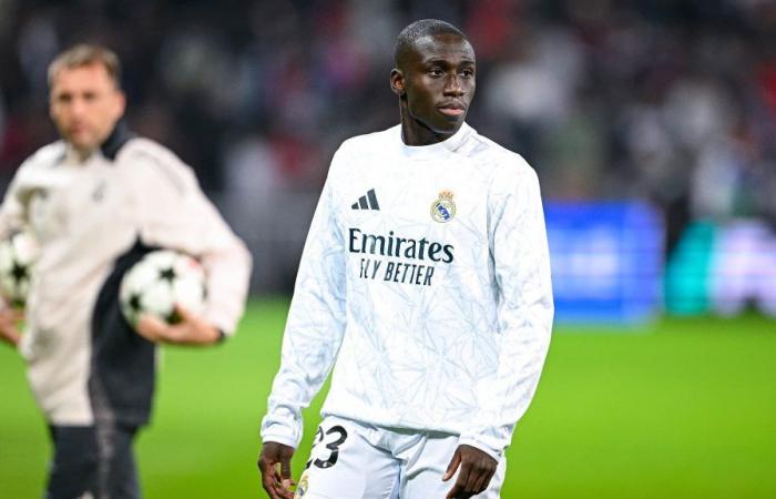 le bel échange entre l’ancien Lyonnais Ferland Mendy et Genesio après le match