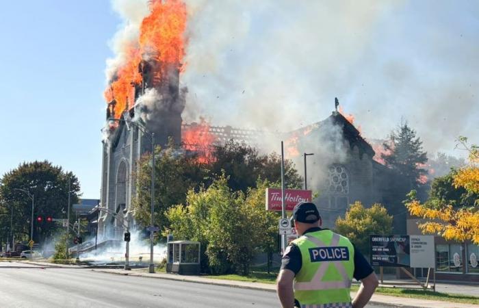 EN IMAGES | Incendie majeur dans une église à Trois-Rivières