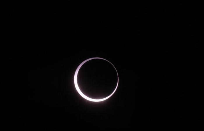 Une éclipse qualifiée de « cercle de feu » a pu être observée hier par quelques privilégiés