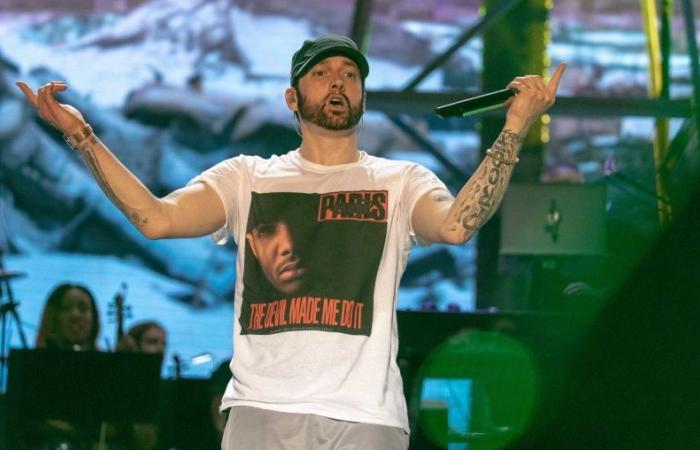 La fille d’Eminem lui dit qu’il va être grand-père avec un maillot « grand-père »