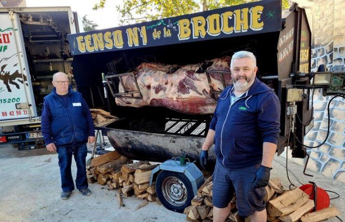 La carcasse d’une vache de 325 kg passera la journée à la broche avant la fête médiévale