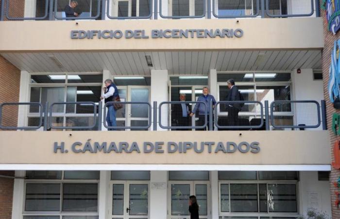 devant les députés argentins, le plaignant dénonce des « pressions politiques »