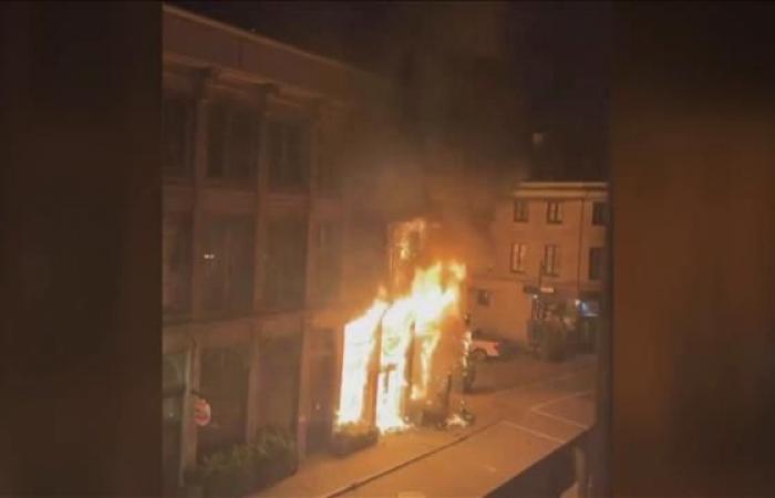 L’incendie majeur qui a ravagé un immeuble du Vieux-Montréal a fait deux morts