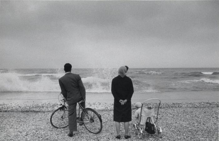 « Cordialement », un livre qui raconte l’histoire de la Fnac en photographie