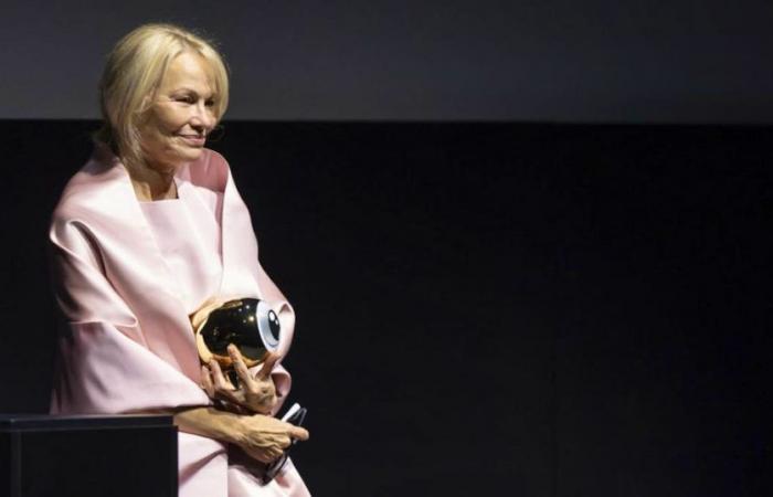 Un œil d’or pour Pamela Anderson au Festival du Film de Zurich