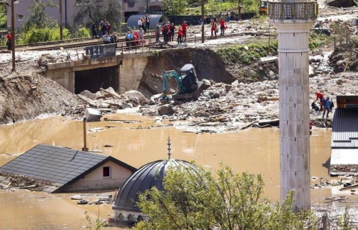 D’importantes inondations tuent au moins 16 personnes en Bosnie