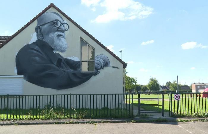 “Il faut se souvenir de ce que l’abbé Pierre a fait de bien.” Une fresque à son image conservée à Dreux