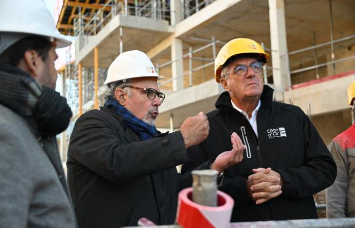 François Sauvadet a visité le chantier « Osmose », un projet architectural ambitieux qui abritera bientôt 400 agents territoriaux