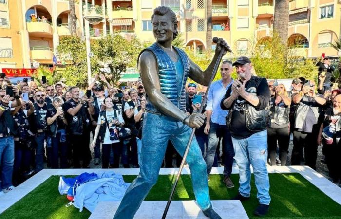 ne touchez pas le visage de la statue récemment inaugurée de Johnny Hallyday