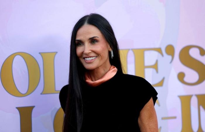 Demi Moore (61 ans), en total look cuir, est époustouflante dans sa tenue Céline