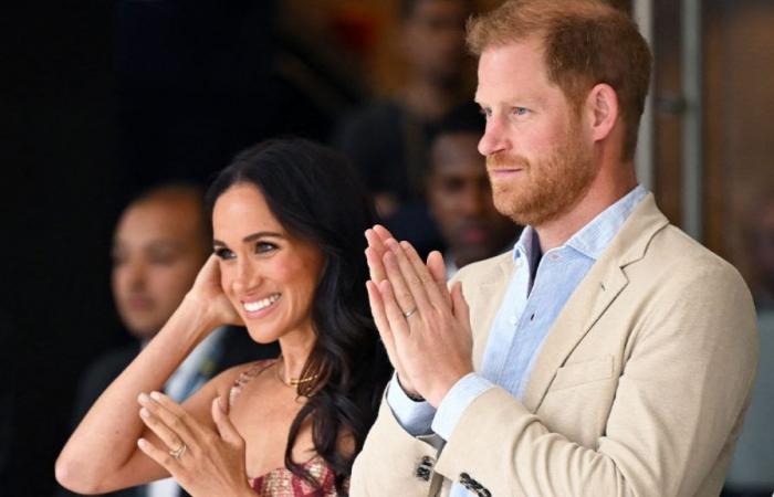 Où est passée Meghan Markle ? Le prince Harry “ne semble pas bouleversé de se retrouver sans elle”