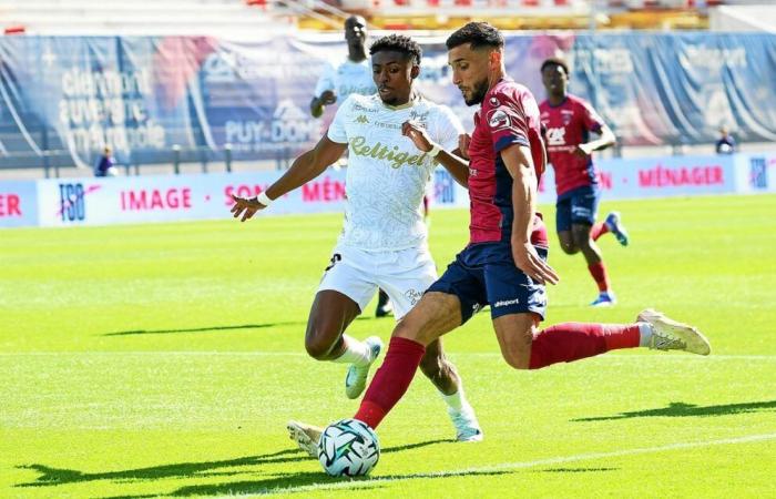 “Me dire qu’on a encaissé quatre buts me donne des boutons”, frustré Sylvain Ripoll après la lourde défaite de l’EA Guingamp à Clermont