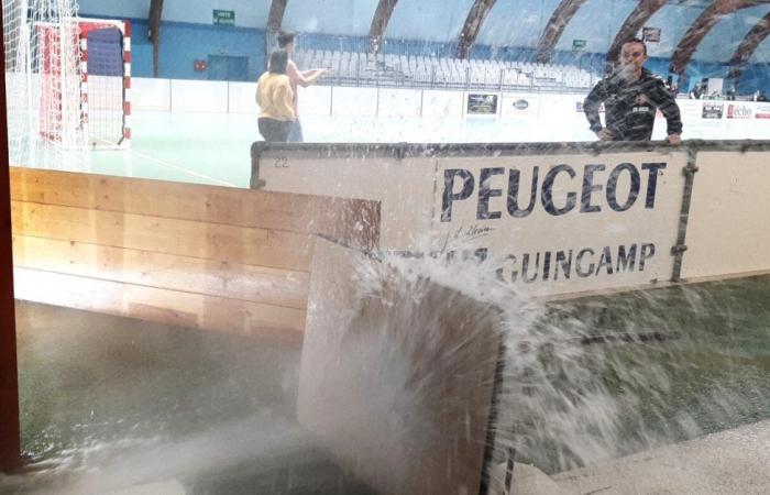 Une conduite d’eau éclate, un gymnase inondé, des matchs annulés