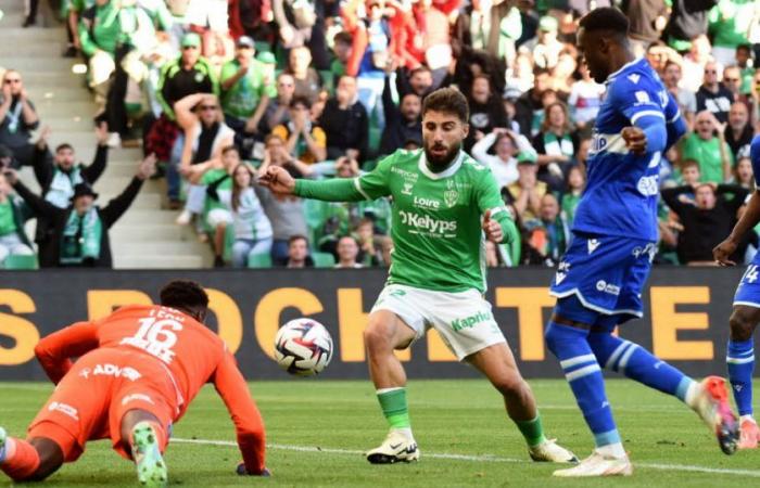 un triplé de Davitashvili donne la victoire aux Verts contre Auxerre