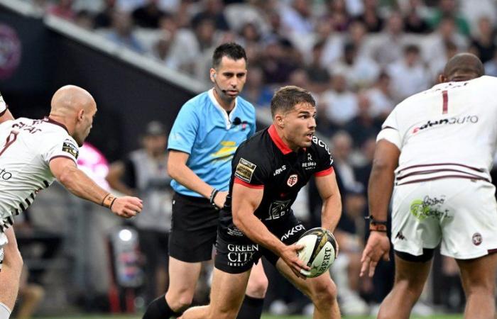 « Je me rends compte que j’ai oublié mes cartes… » L’incroyable anecdote de l’arbitre du derby