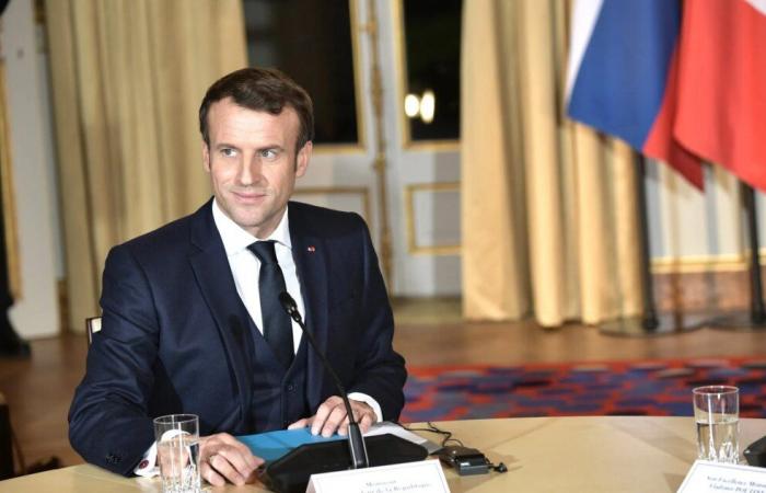 Au Sommet de la Francophonie, Emmanuel Macron célèbre la langue française