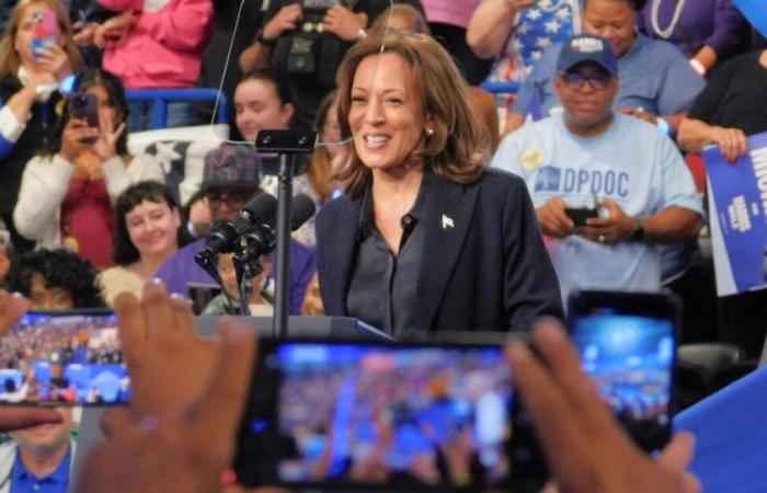 La vice-présidente Kamala Harris rallie ses partisans à Flint