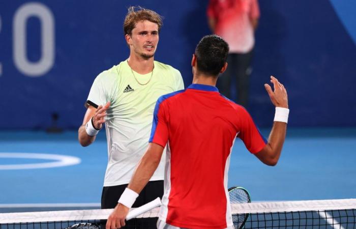 Alexander Zverev est à la hauteur de l’esprit de Novak Djokovic mais se trolle lui-même dans une réponse effrontée à propos de sa renommée au Masters de Shanghai