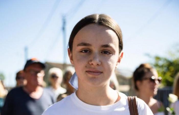 A Mazan, des victimes de violences défilent en soutien à Gisèle Pélicot (photos et vidéos)