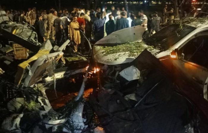 une forte explosion sur la route de l’aéroport de Karachi fait deux morts