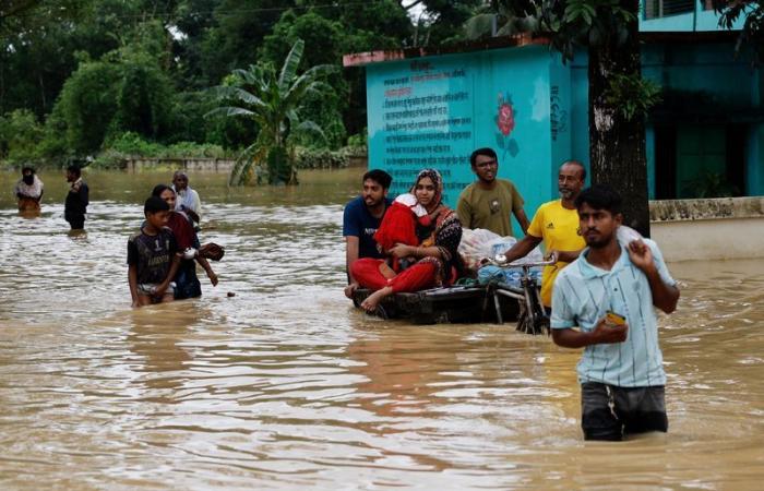 Les inondations au Bangladesh font cinq morts et des milliers de personnes bloquées