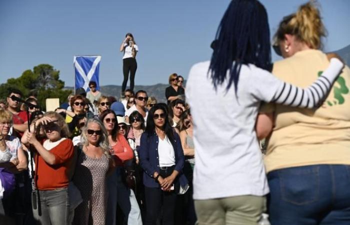 A Mazan, des victimes de violences défilent en soutien à Gisèle Pélicot (photos et vidéos)