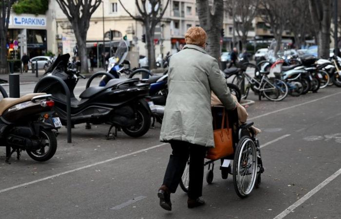 “Ma mère m’a élevée, c’est à moi de m’occuper d’elle”, raconte une Marseillaise