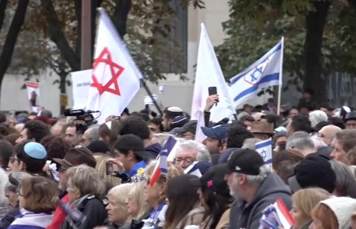 une marche à Paris pour la libération des otages