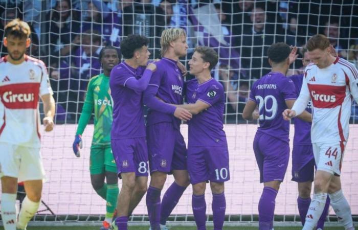 encore une grosse erreur d’Epolo qui permet à Anderlecht de faire le break (direct, 2-0)