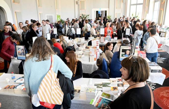 crowds at the Royat-Chamalières book fair