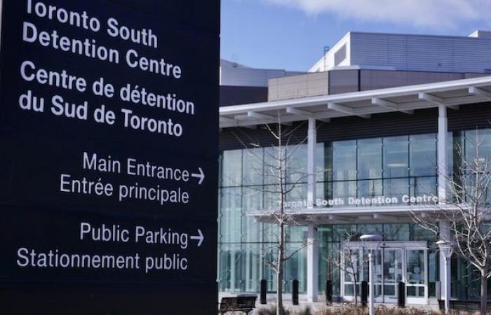 Un détenu inculpé après le décès d’un codétenu dans une prison de Toronto