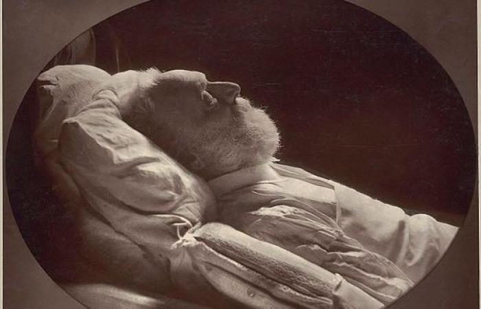 Photographies posthumes : la mort est iconophile