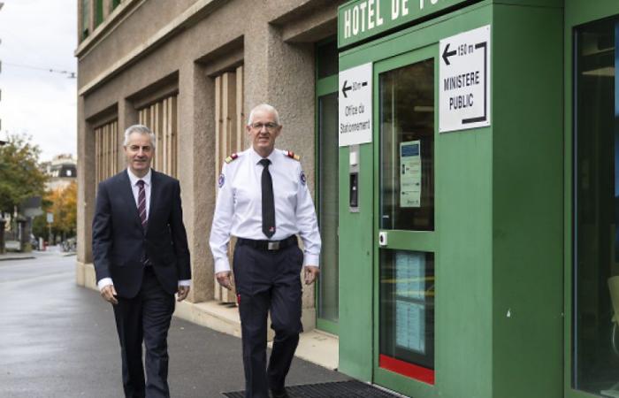 trois fois plus de policiers en uniforme dans la rue