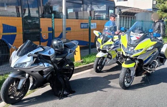 un motocycliste surpris en train d’excès de vitesse sur cette route très fréquentée