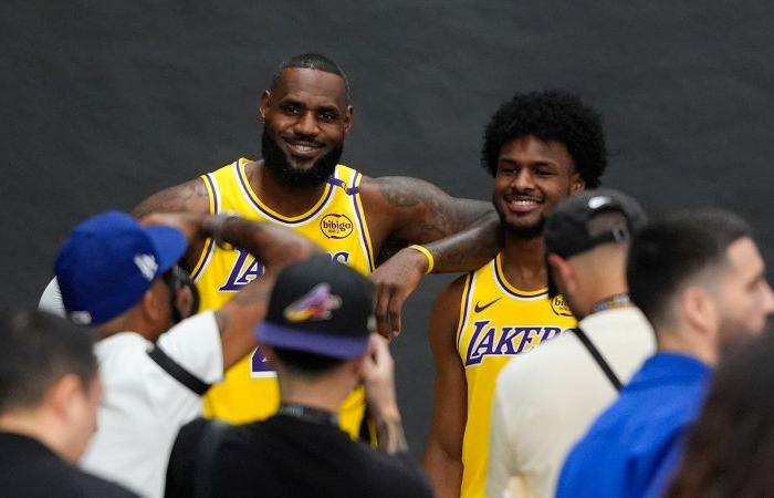 LeBron et Bronny James deviennent le premier duo père-fils à jouer ensemble dans une équipe NBA