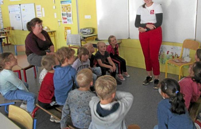 Sur la route du 4L Trophy, Adriana Caisso s’arrête à l’école des Cardabelles