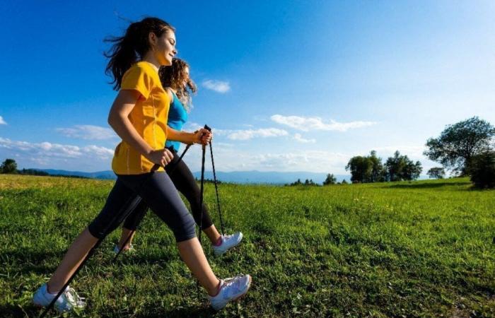 Participez à cette marche nordique de 2 km avec des seniors près d’Orléans