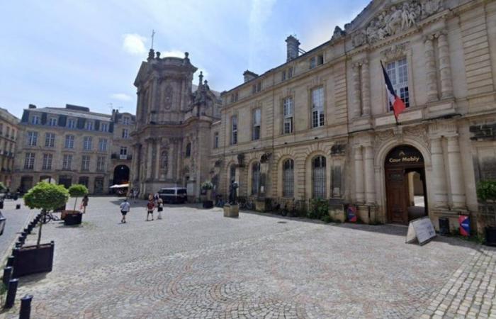 Ces rues de Bordeaux transformées en décor du XIXème siècle pour le tournage d’un film