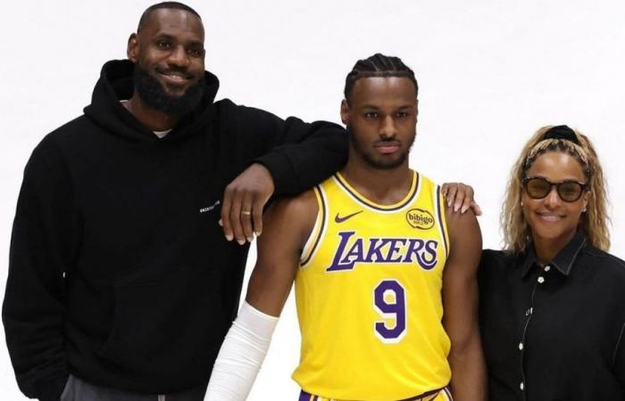 Savannah James partage sa réaction « spéciale » alors que son mari LeBron James partage le terrain avec son fils Bronny James pour créer l’histoire de la NBA